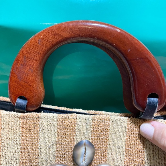 Beige Cream Striped Woven Paper Puka Shell Wood Handle Spring Summer Bea… - Picture 7 of 10